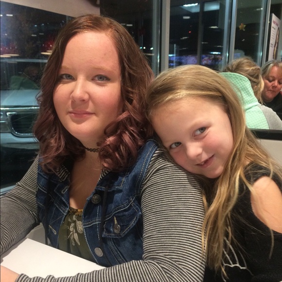 Meet your Posher, Renae - Picture 1 of 1